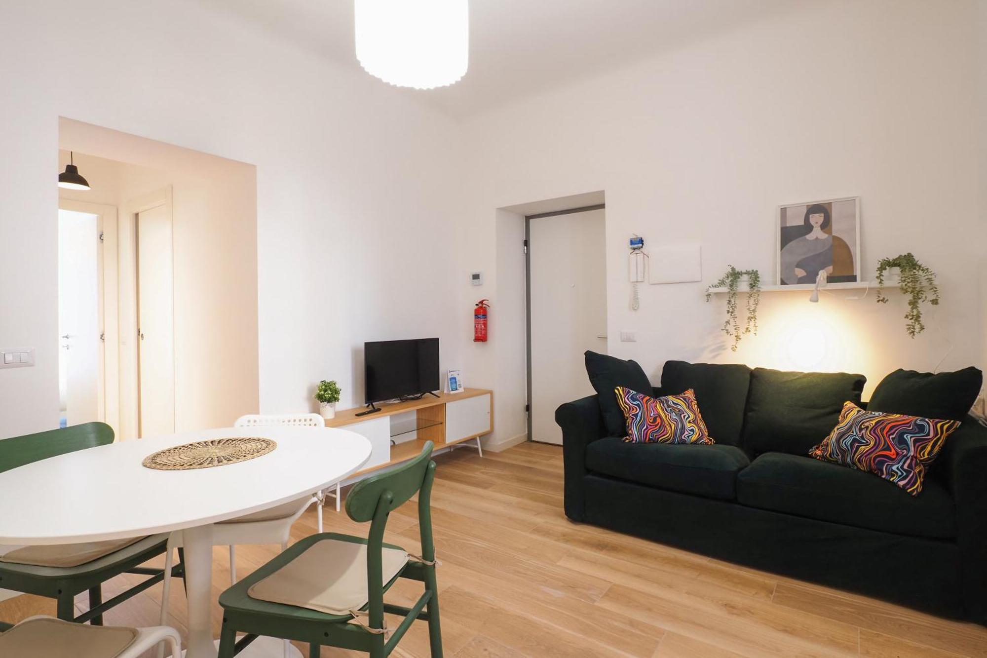 Appartamento Primopiano - Russo Milano